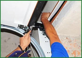 Quality Garage Door Houston, TX 713-936-4558 - garagedoor-spring-repair-t-21-gr-39m
